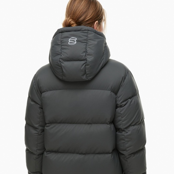 [SOLD] Aritzia The Super Puff Mid - Picture 2 of 7